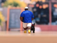 Load image into Gallery viewer, 1:64 Painted Figure Model Miniature Resin Diorama Sand Walking Dog Strong Man
