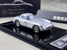 Load image into Gallery viewer, YS 1:64 Silver 300SLR Classic Sports Model Diecast Metal Car BN