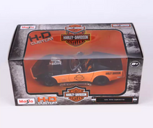 Load image into Gallery viewer, Maisto 1:24 Black 1970 Corvette Convertible Sports Model Diecast Metal Car New Collection