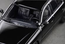 Load image into Gallery viewer, Rollin 1:64 Black CV CROWN VICTORIA Sedan Sports Model Diecast Metal Car New Collection