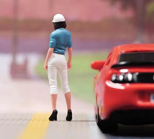 Load image into Gallery viewer, 1:24 Painted Figure Model Miniature Resin Diorama Sand Smart Casual Lady Girl