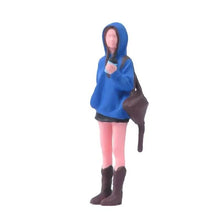 Load image into Gallery viewer, 1:64 Painted Figure Model Miniature Resin Diorama Sand Casual Man Woman Kid Pet
