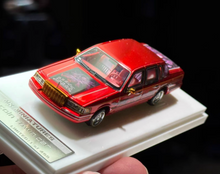 Load image into Gallery viewer, MK 1:64 HEC Red Art Lincoln Town Car Luxury Sedan Model Diecast Metal Car New Collection