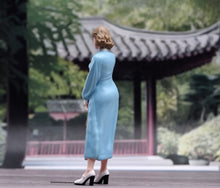 Load image into Gallery viewer, 1:24 Painted Figure Model Miniature Resin Diorama Vintage Blond Blue Dress Woman