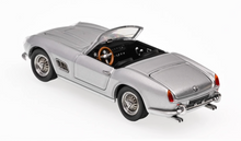 Load image into Gallery viewer, GFCC 1:64 Silver 1960 250GT California SWB Classic Model Diecast Metal Car