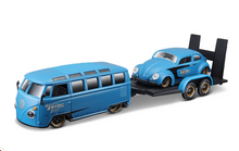 Load image into Gallery viewer, Maisto 1:24 VW T1 Samba Van Beetle Transport Flatbed Model Diecast Metal Car