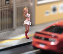 Load image into Gallery viewer, 1:64 Painted Unpainted Figure Model Miniature Resin Diorama Sand Super Girl