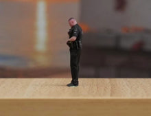 Load image into Gallery viewer, 1:24 Painted Figure Model Miniature Resin Diorama Sand Policeman Poiice Standing