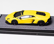 Load image into Gallery viewer, Halo 1:64 Yellow Aventador LP720-4 Sports Model Diecast Resin Car New Collection