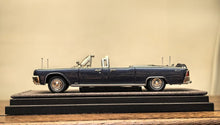 Load image into Gallery viewer, GOC 1:64 HEC Blue Continental X100 Luxury Limousine Model Diecast Metal Car