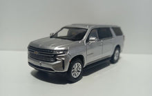 Load image into Gallery viewer, Masdi 1:64 Silver Suburban Full Size SUV Sports Model Diecast Metal Car New Collection