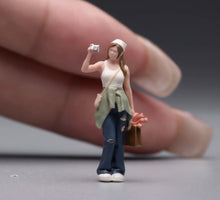 Load image into Gallery viewer, 1:64 Painted Figure Model Miniature Resin Shooting Girl White Top Shopping bag