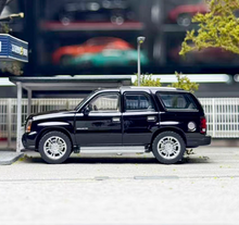 Load image into Gallery viewer, Masdi 1:64 Black 2005 Escalade Full Size SUV Sport Model Diecast Metal Car BN