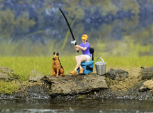Load image into Gallery viewer, 1:64 Painted Figure Model Miniature Resin Diorama Sand Fishing Fisherman Angeler New Collection