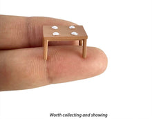 Load image into Gallery viewer, 1:64 Painted Figure Model Miniature Resin Diorama Sand Chat Group Furniture Set New