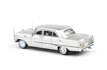 Load image into Gallery viewer, XCARTOYS 1:64 Silver Hongqi CA72 Luxury Sedan Model Diecast Metal Car New