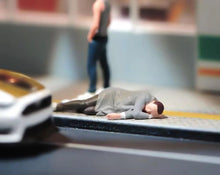 Load image into Gallery viewer, 1:64 Painted Figure Model Miniature Resin Diorama Sand Drunk Man Lying Sleeping