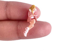 Load image into Gallery viewer, 1:64 Painted Figure Model Miniature Resin Diorama Sitting Posture Lady Man Sofa