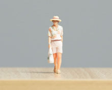 Load image into Gallery viewer, 1:64 Painted Figure Model Miniature Resin Diorama Sand Blossom Shirt Man Hat
