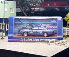 Load image into Gallery viewer, GOC 1:64 HEC Albuquerque Police Crown Victoria CV Model Diecast Metal Car New Collection
