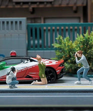 Load image into Gallery viewer, 1:64 Painted Figure Mini Model Miniature Resin Diorama Camera Girl Photographer