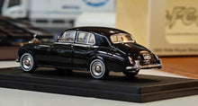 Load image into Gallery viewer, GFCC 1:64 Black 1955 Silver Cloud I Classic Vintage Model Diecast Metal Car