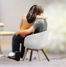Load image into Gallery viewer, 1:64 Painted Unpainted Figure Model Miniature Resin Diorama Couple Watch Mobile New