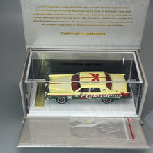 Load image into Gallery viewer, Sunstar 1:64 Christmas 1979 Lincoln Continental Town Model Diecast Metal Car
