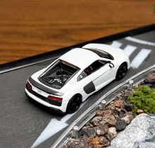 Load image into Gallery viewer, Masdi 1:64 White 2022 R8 V10 Coupe Racing Sports Model Diecast Metal Car New Collection