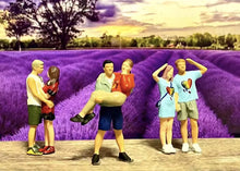 Load image into Gallery viewer, 1:64 Painted Figure Mini Model Miniature Resin Diorama Lover Couple Love Romance