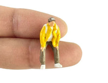 Load image into Gallery viewer, 1:64 Painted Figure Model Miniature Resin Diorama Sand Outdoor Hiking Sport Set