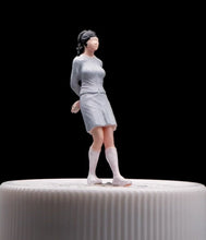 Load image into Gallery viewer, 1:64 Painted Figure Mini Model Miniature Resin Diorama Sand Grey Dress Girl Toy New