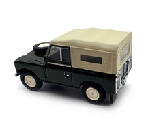 Load image into Gallery viewer, 1:76 Green Military Land Rover SWB SUV Sports Model Diecast Metal Car New Collection