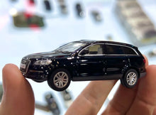Load image into Gallery viewer, Masdi 1:64 2008 Black Q7 FSI Quattro SUV Sports Model Diecast Metal Car BN