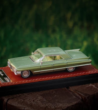 Load image into Gallery viewer, MK 1:64 Green 1962 Deville Muscle Classic Sport Model Diecast Metal Car New Collection