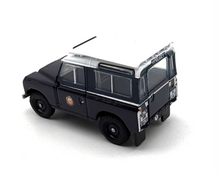 Load image into Gallery viewer, 1:76 Land Rover Defender 90 HongKong Police Model Diecast Metal Car New Collection