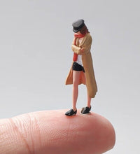 Load image into Gallery viewer, 1:64 Painted Figure Mini Model Miniature Resin Diorama Sand Trendy Girl Windcoat New
