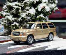 Load image into Gallery viewer, Masdi 1:64 Gold 2005 Escalade Full Size SUV Sport Model Diecast Metal Car New Collection
