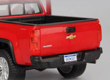 Load image into Gallery viewer, Maisto 1:27 Red 2017 Colorado ZR2 Pickup Off Road Model Toy Diecast Metal Car