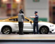 Load image into Gallery viewer, 1:64 Painted Figure Model Miniature Resin Diorama Sand Crimal Offender Hostage Collection