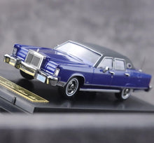 Load image into Gallery viewer, Sunstar 1:64 Blue 1979 Lincoln Continental Town Model Diecast Metal Car New Collection