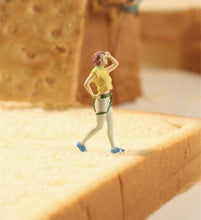 Load image into Gallery viewer, 1:64 Painted Figure Model Miniature Resin Diorama Sand Outdoor Mountain Climbing