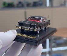Load image into Gallery viewer, Sunstar 1:64 Black 1979 Lincoln Continental Town Model Diecast Metal Car New Collection