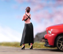 Load image into Gallery viewer, 1:64 Painted Figure Model Miniature Resin Diorama Sand Morden Girl Black Dress