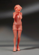 Load image into Gallery viewer, 1:64 Painted Unpainted Figure Model Miniature Resin Diorama Sand Shotting Girl New