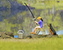 Load image into Gallery viewer, 1:64 Painted Figure Model Miniature Resin Diorama Sand Fishing Fisherman Angeler New Collection