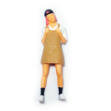 Load image into Gallery viewer, 1:64 Painted Figure Mini Model Miniature Resin Diorama Sand Selfie Bestie Girls