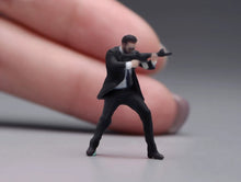 Load image into Gallery viewer, 1:64 Painted Figure Model Miniature Resin Diorama Toy Sand Gangster Bandit Set