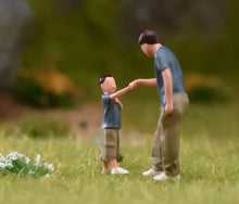 Load image into Gallery viewer, 1:64 Painted Figure Model Miniature Resin Diorama Toy Sand Father and Son Play