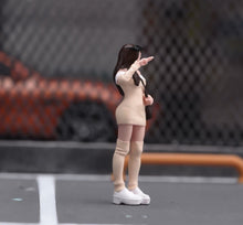 Load image into Gallery viewer, 1:64 Painted Figure Model Miniature Resin Sand Beauty Girl Pretty Lady Cute